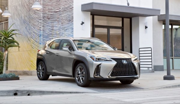 В анти-класацията се оказа и новият UX. Автомобилът се провали при повечето от тестовете за защита на дистанционното управление, но все пак нещата не са толкова лоши, колкото изглеждат. При някои тестове моделът се справи добре.